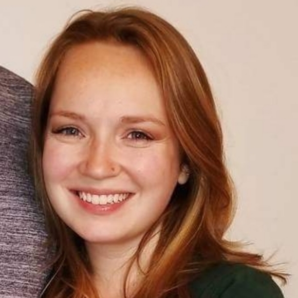Meet your Posher, Sara - Picture 1 of 3